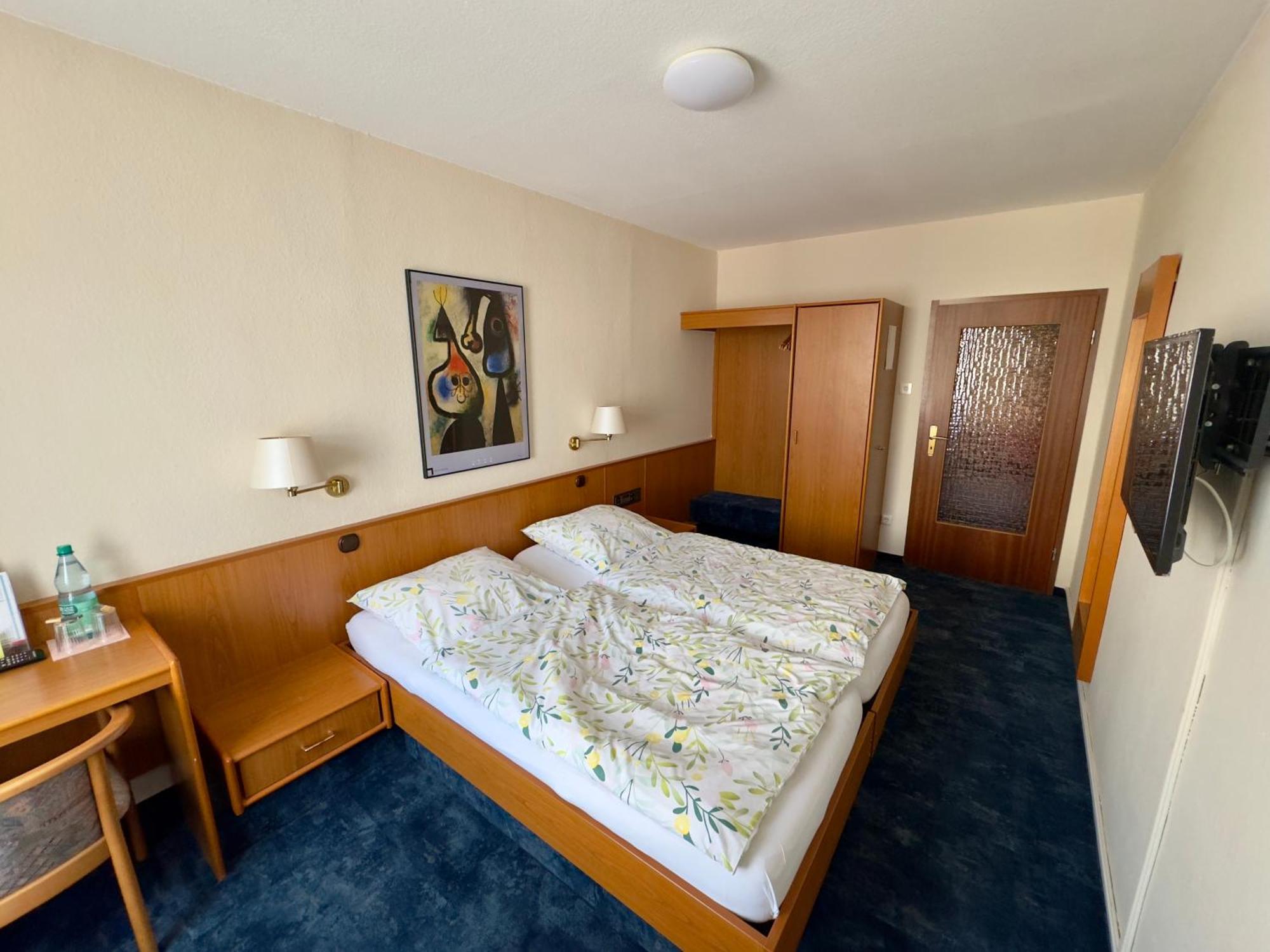 Hotel Zum Grafen Hallermunt Springe Exterior photo
