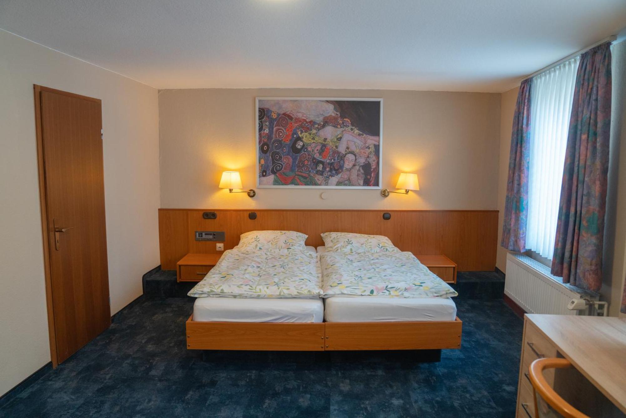 Hotel Zum Grafen Hallermunt Springe Exterior photo