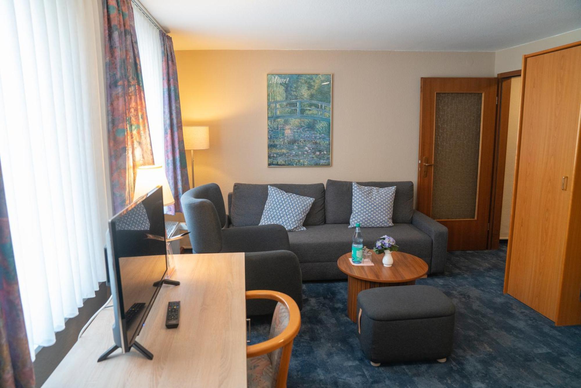Hotel Zum Grafen Hallermunt Springe Exterior photo