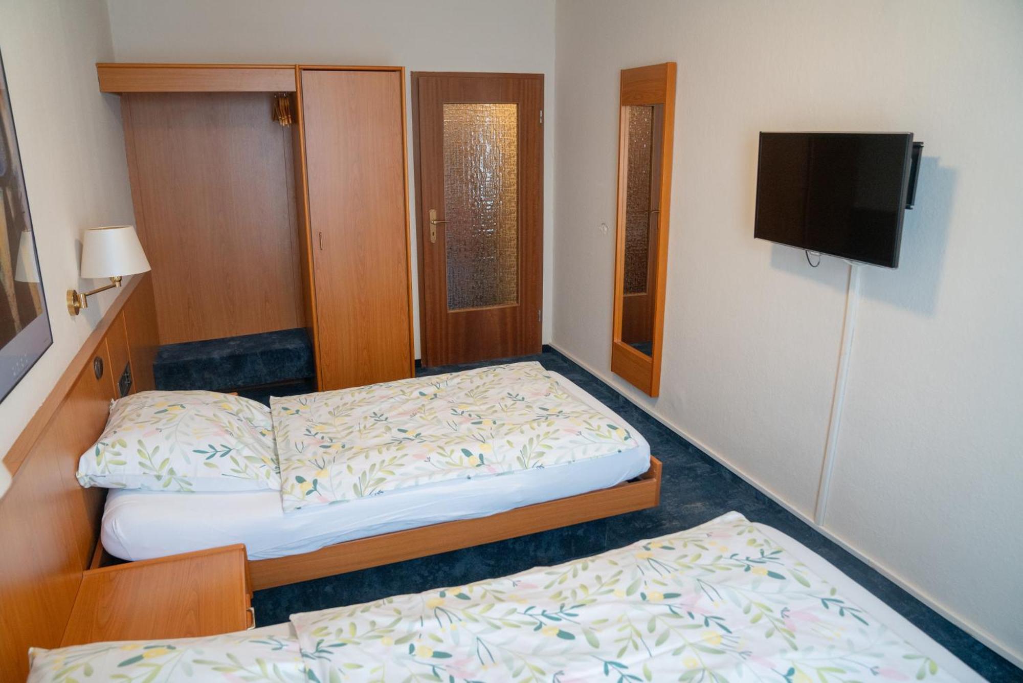 Hotel Zum Grafen Hallermunt Springe Exterior photo