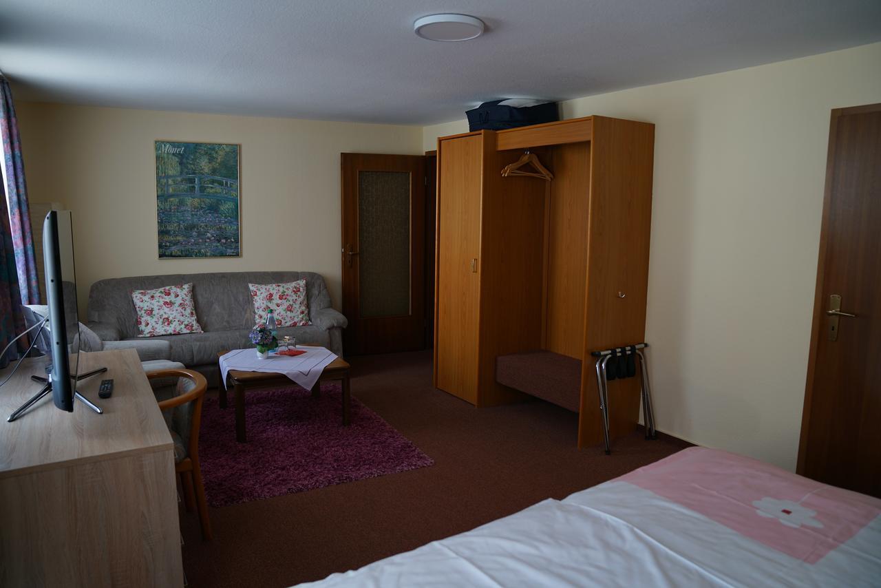 Hotel Zum Grafen Hallermunt Springe Exterior photo
